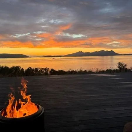 Tranquility, Magnificent Views And Comfort In Сasa de vacaciones