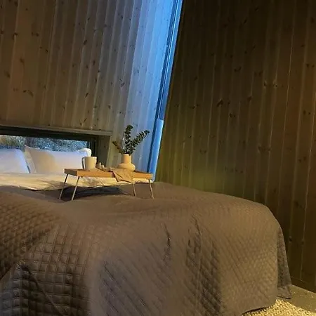 Tranquility, Magnificent Views And Comfort In * Lyngen