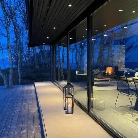 Tranquility, Magnificent Views And Comfort In Lyngen